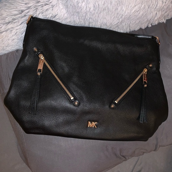 Michael Kors Handbags - Michael Kors shoulder bag